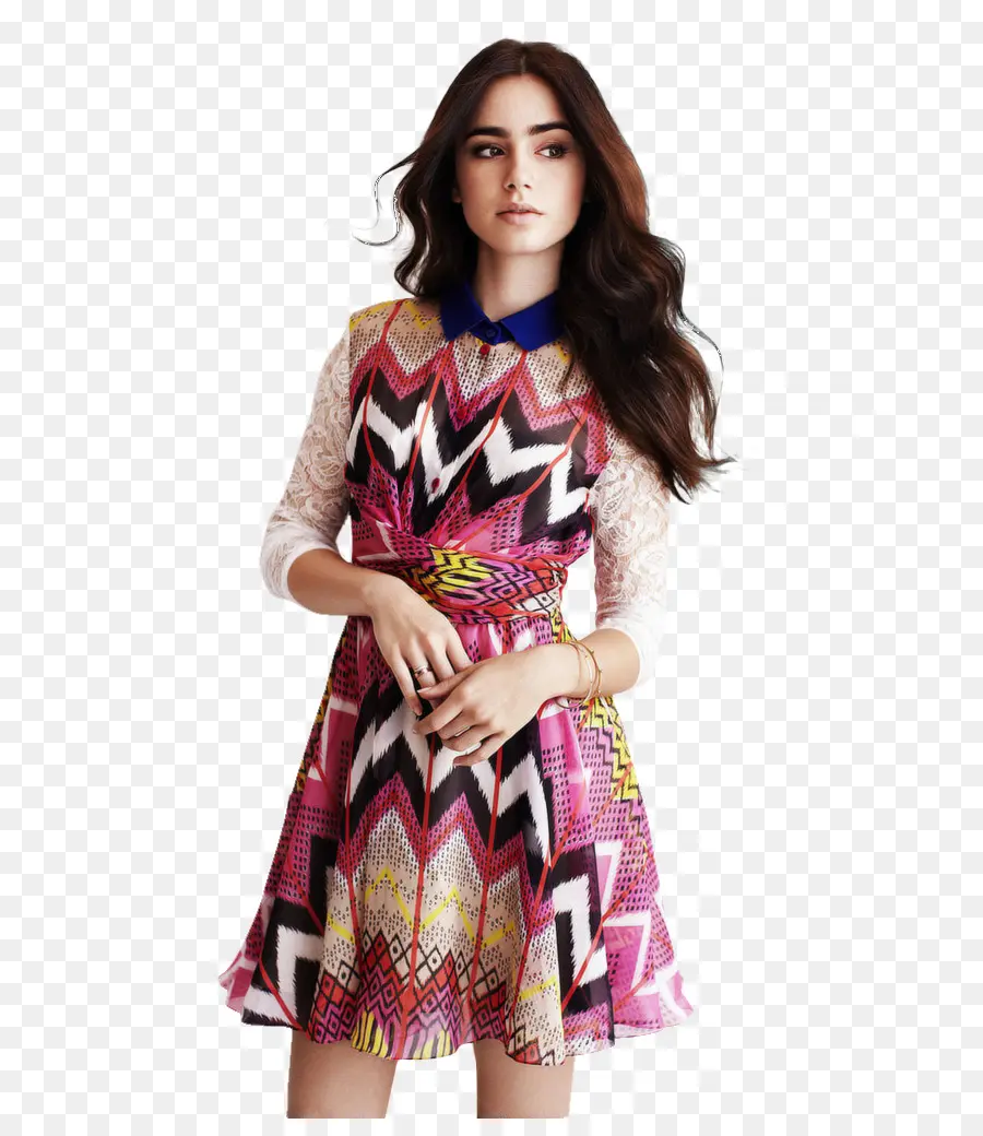 Lily Collins，Instrumen Mana Kota Tulang PNG