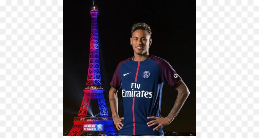 Pemain Sepak Bola，Menara Eiffel PNG